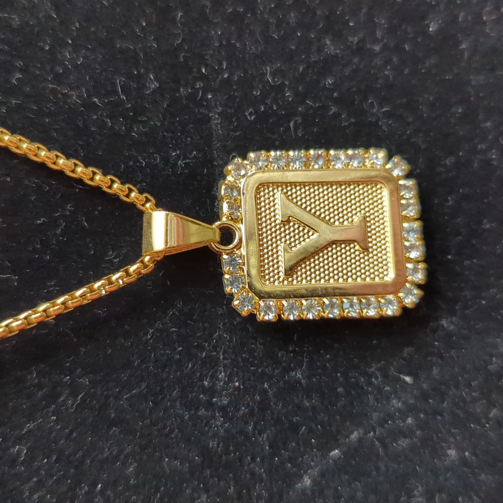 NWOT (264) Gold toned Necklace with Initial "Y" Pendant - costume jewelry